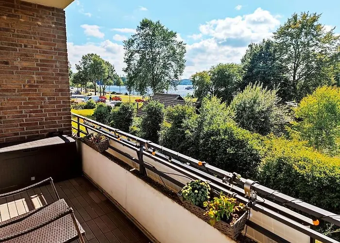 Mit Direktem Seeblick *